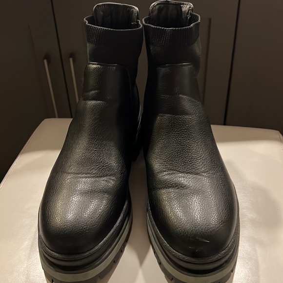 Women’s Nautica Lug Boots Size 10 - Picture 2 of 7
